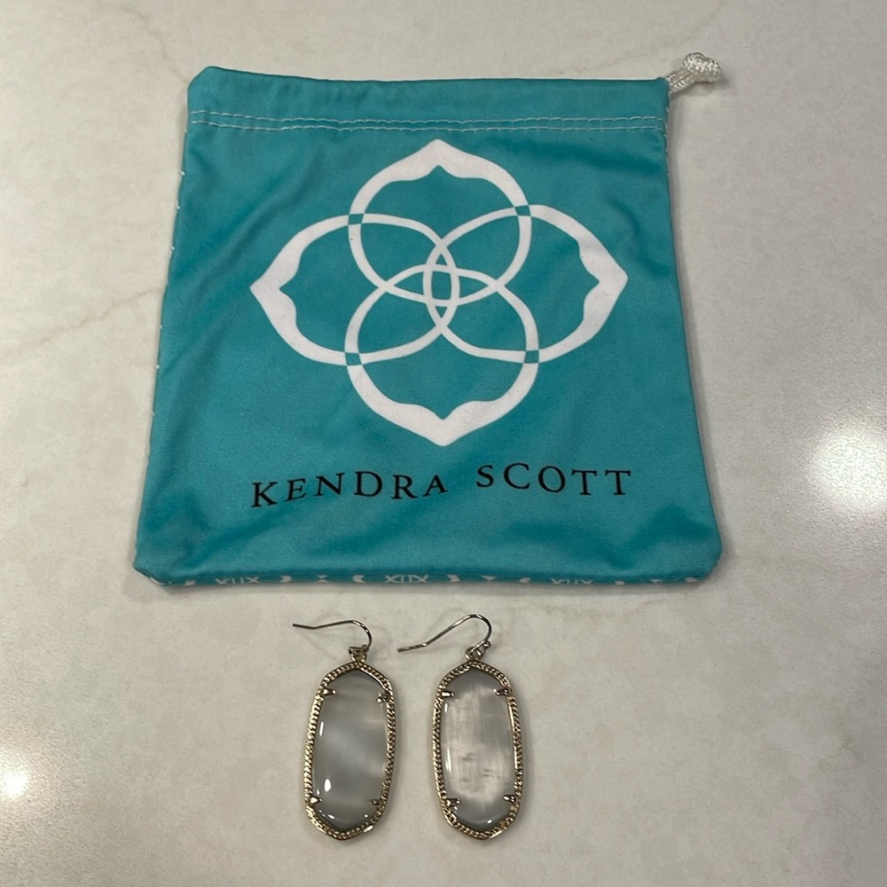 Kendra Scott drop earrings